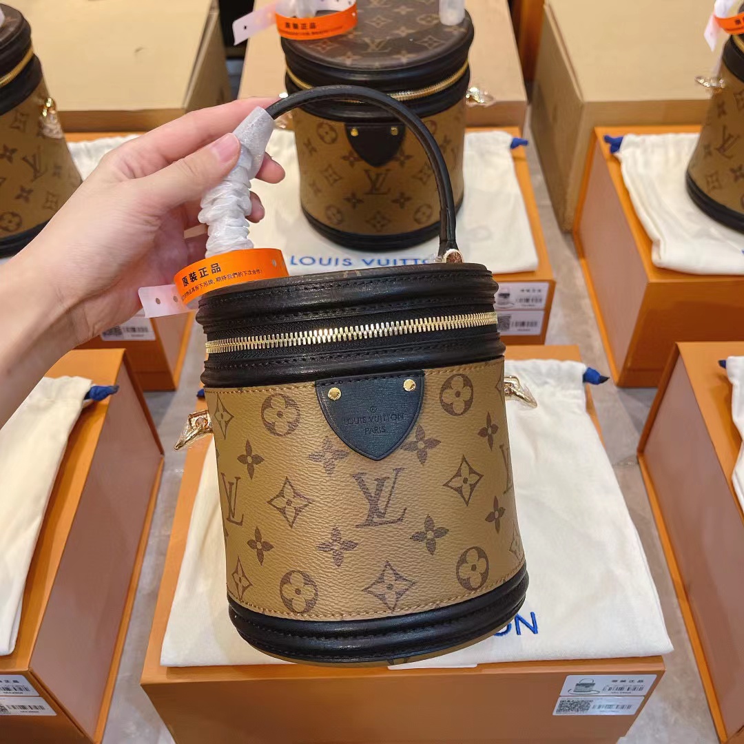 奢侈品包包一比一復刻的哪里有賣，大概多少錢(圖1)